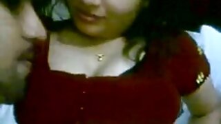 یک نوزاد آبنوس محکم با الاغی گرد سکس دکتر وبیمار بزرگ به داخل مقعد نفوذ می کند
