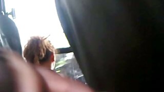 آیوی و مینی، نوجوانان زیبای داستان شهوانی دکتر اروپایی، از این سه نفر به شدت آشفته در فضای باز لذت می برند