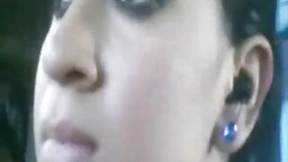 داکوتا اسکای محرک توله سگ فیلم سکس در دکتر را مورد لعنت قرار می دهد